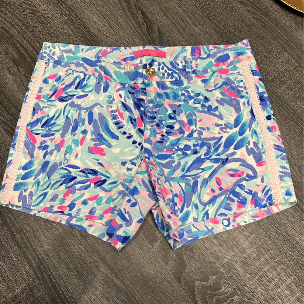 EUC - Lilly Pulitzer 5 inch Shorts with lace like detail